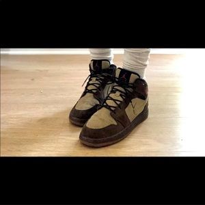 Air Jordan 1 Mid Premium BG ‘Baroque Brown’ Red-Khaki-Black.